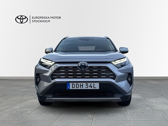 Toyota RAV4 5 of 14