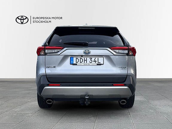 Toyota RAV4 4 of 14