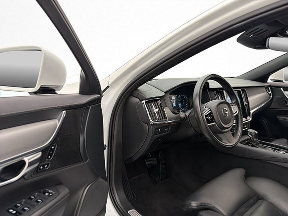 Volvo V90 12 of 30