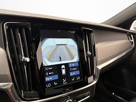 Volvo V90 26 of 30