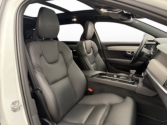 Volvo V90 28 of 30