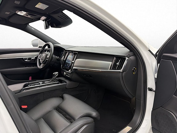 Volvo V90 27 of 30