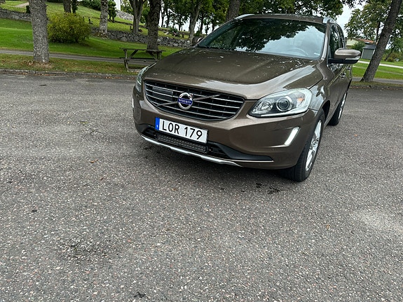 Volvo XC60 4 of 9