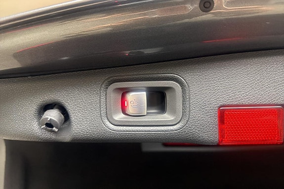 Mercedes-Benz E300 10 of 22