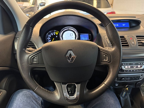 Renault Megane 21 of 30