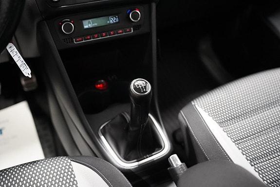 Volkswagen Polo 12 of 18