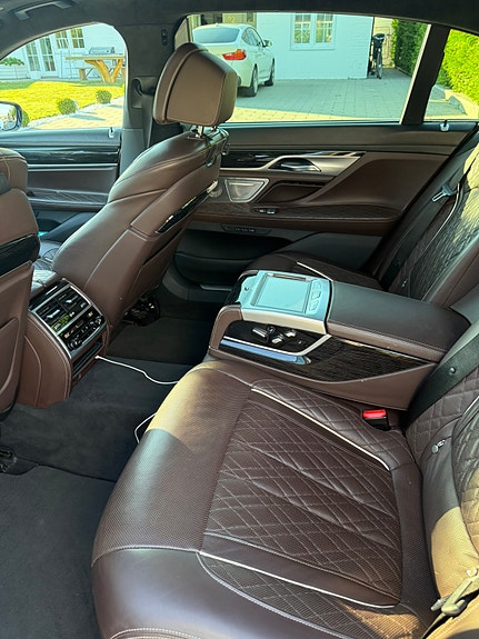 BMW 750Ld 5 of 5