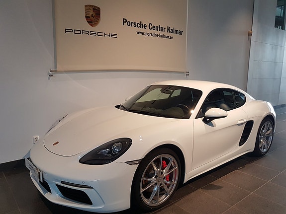 Porsche Cayman S 2 of 10