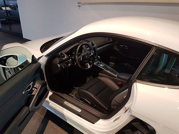 Porsche Cayman S 6 of 10