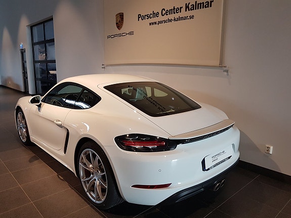 Porsche Cayman S 4 of 10