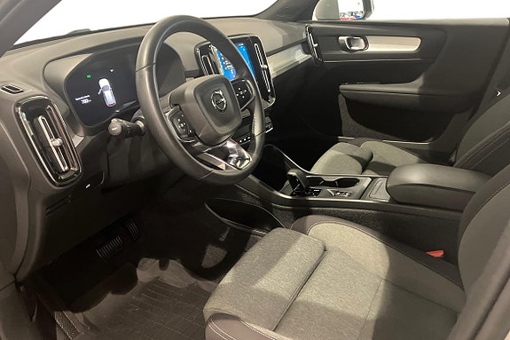 Volvo XC40 14 of 21