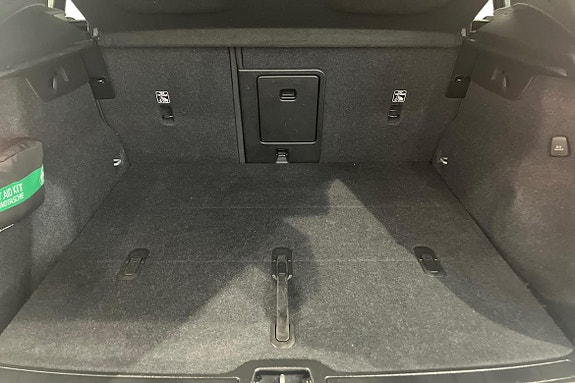 Volvo XC40 12 of 21