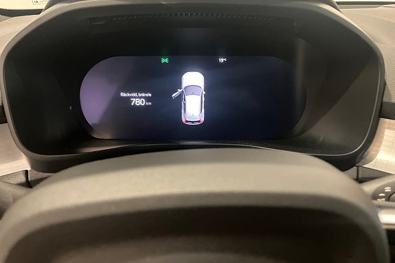 Volvo XC40 16 of 21
