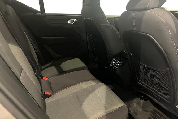 Volvo XC40 9 of 21