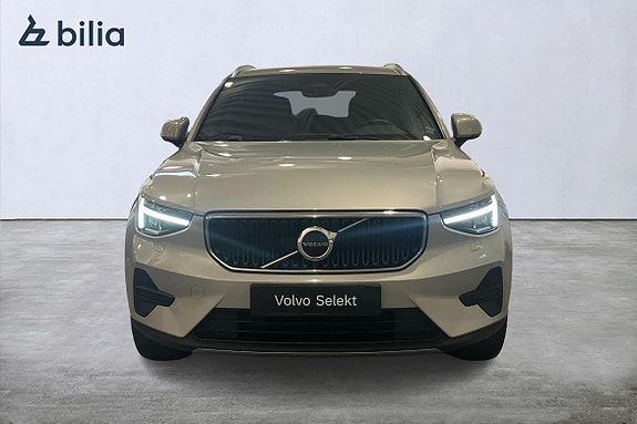 Volvo XC40 6 of 21