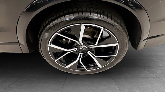 Volkswagen Tiguan 6 of 14