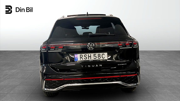 Volkswagen Tiguan 5 of 14