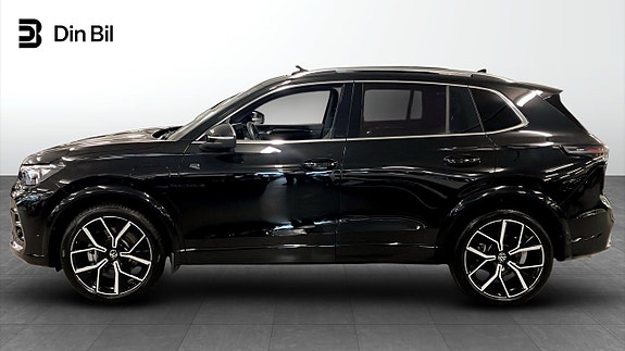 Volkswagen Tiguan 2 of 14