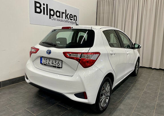Toyota Yaris 5 of 21