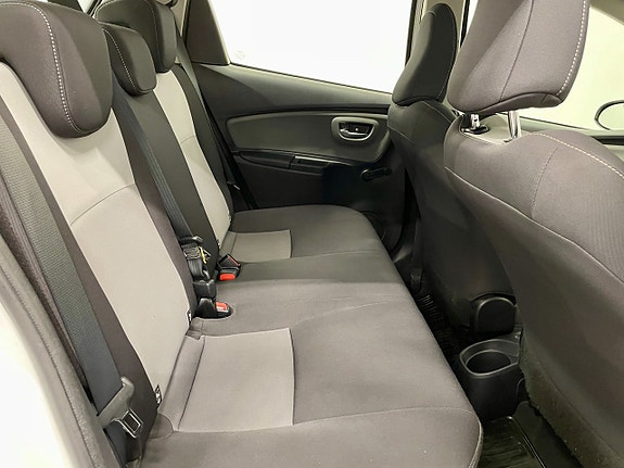 Toyota Yaris 19 of 21