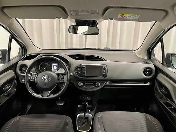 Toyota Yaris 18 of 21