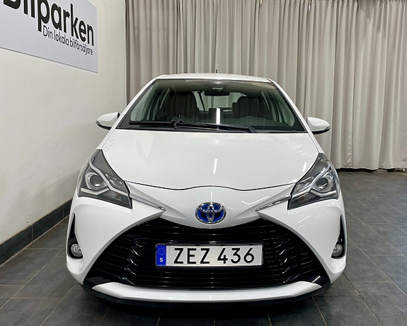 Toyota Yaris 4 of 21
