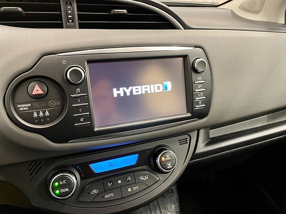 Toyota Yaris 11 of 21