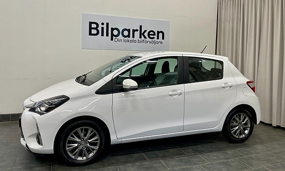 Toyota Yaris 3 of 21
