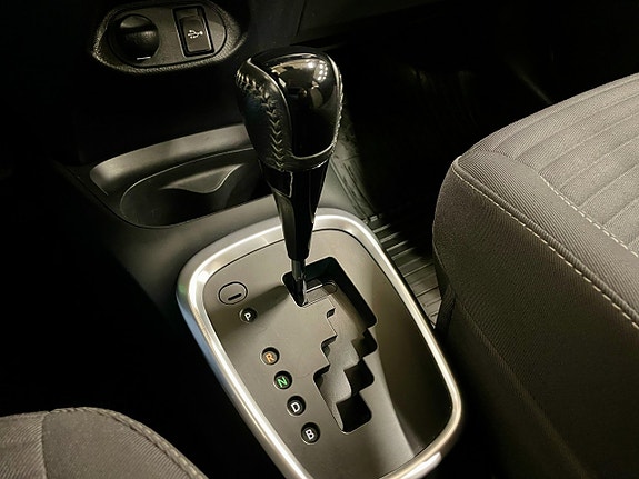 Toyota Yaris 10 of 21