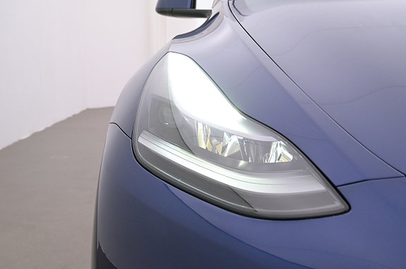 Tesla Model Y 26 of 27