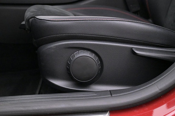 Mercedes-Benz A250 e 11 of 27
