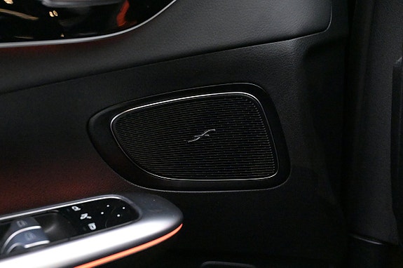 Mercedes-Benz C300 11 of 27