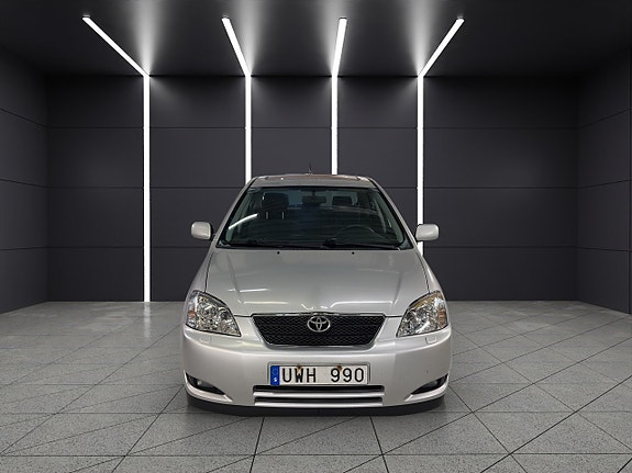 Toyota Corolla 8 of 28