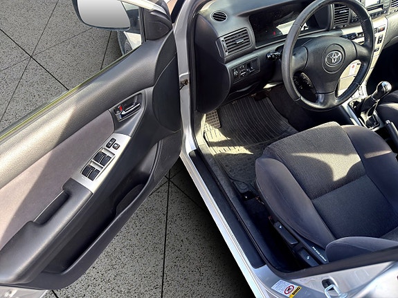 Toyota Corolla 14 of 28