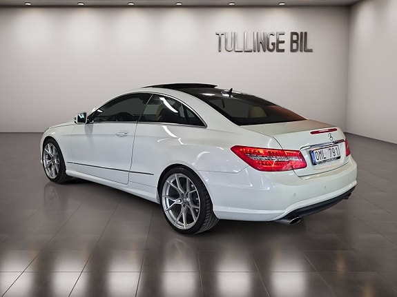 Mercedes-Benz E350 3 of 19