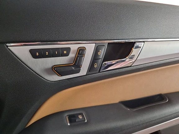 Mercedes-Benz E350 16 of 19