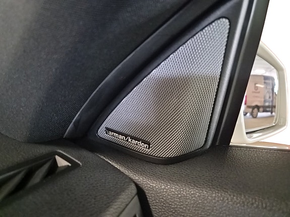 Mercedes-Benz E350 18 of 19