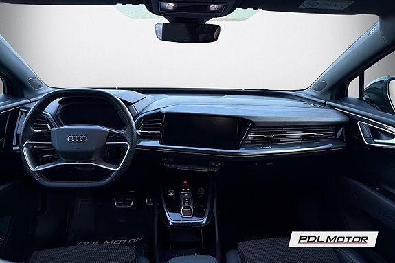 Audi Q4 e-tron 7 of 14