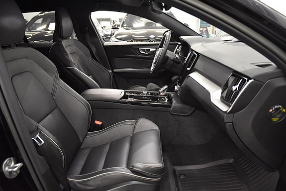 Volvo V60 12 of 29