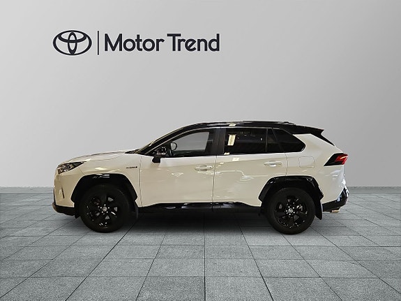 Toyota RAV4 4 of 18
