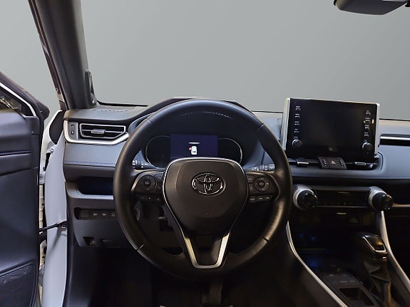 Toyota RAV4 11 of 18