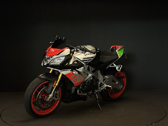 Aprilia Tuono V4 Factory 4 of 6