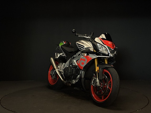 Aprilia Tuono V4 Factory 3 of 6
