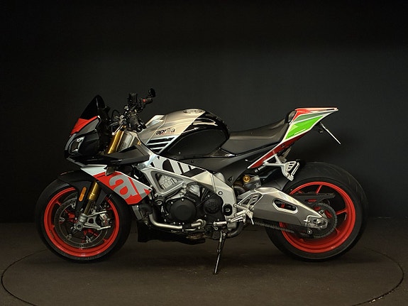 Aprilia Tuono V4 Factory 2 of 6