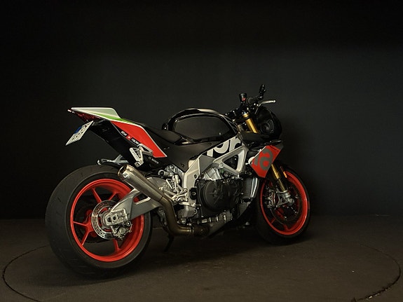 Aprilia Tuono V4 Factory 5 of 6