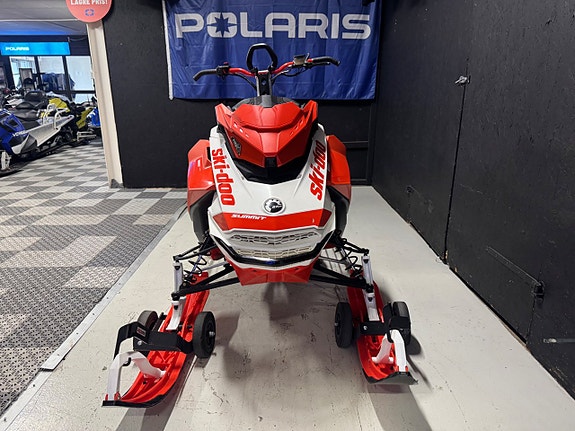 Ski-Doo Summit Expert 850 E-TEC 154 SHOT 6 of 7