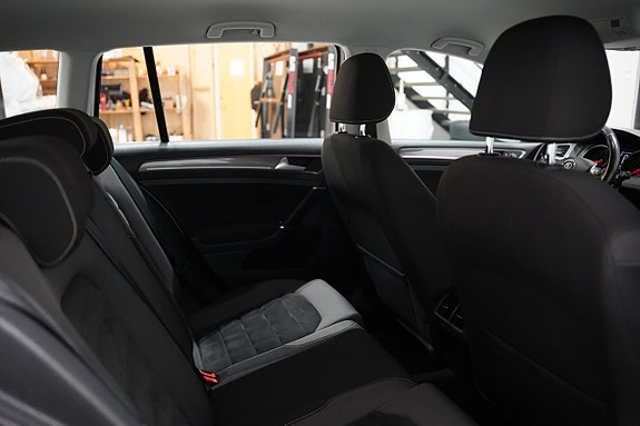 Volkswagen Golf Alltrack 18 of 20