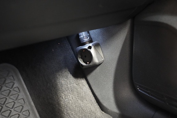 Volkswagen Golf Alltrack 9 of 20