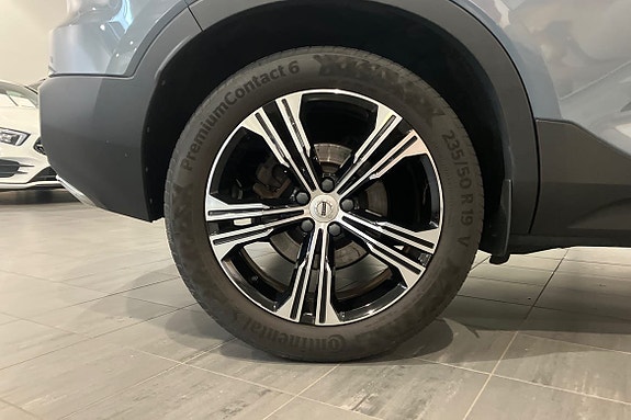 Volvo XC40 17 of 21