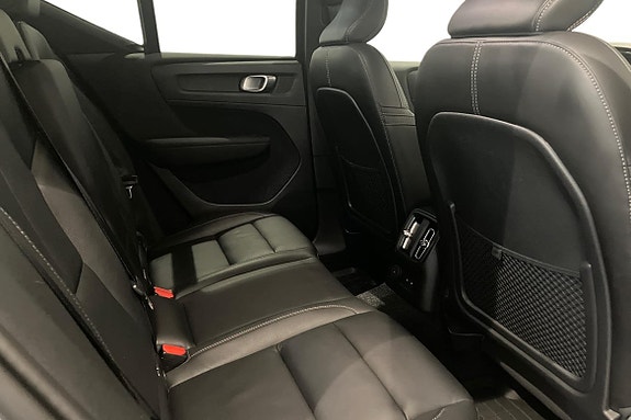 Volvo XC40 9 of 21
